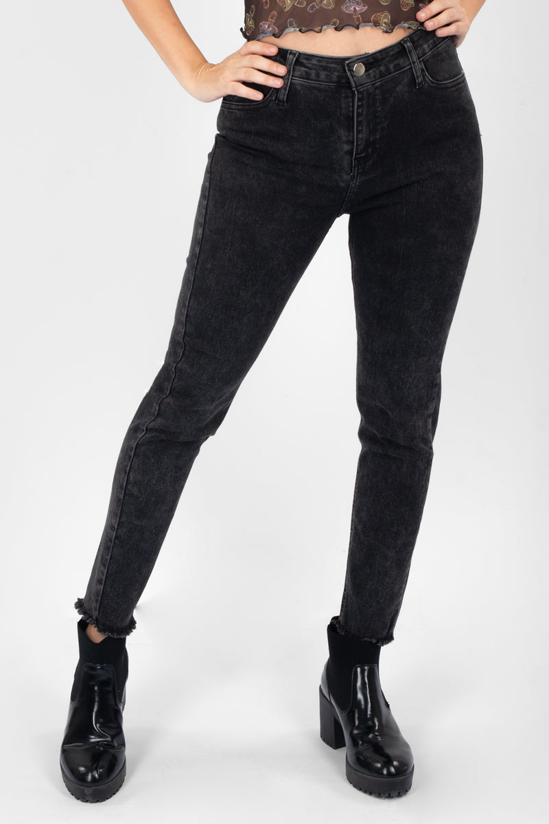 Jeans skinny tiro medio (6934177447978)